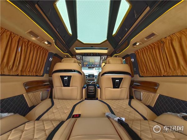 奔驰V260L高顶无隔断七座商务车 魔都定制版多少钱？