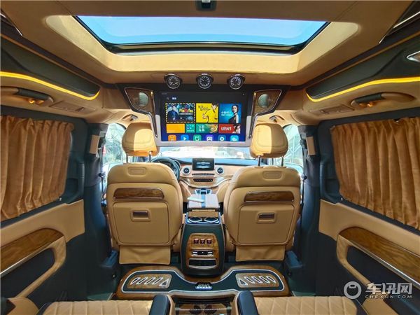 奔驰V260L高顶无隔断七座商务车 魔都定制版多少钱？