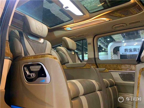 金冠奔驰V260L改装高顶七座，吧台半隔断诠释奢华MPV