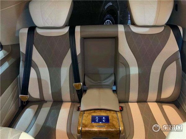 金冠奔驰V260L改装高顶七座，吧台半隔断诠释奢华MPV