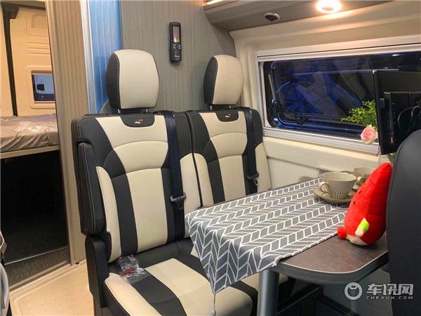 福特新全顺B型房车,瑞弗启界R500家商两用通勤旅居车房车