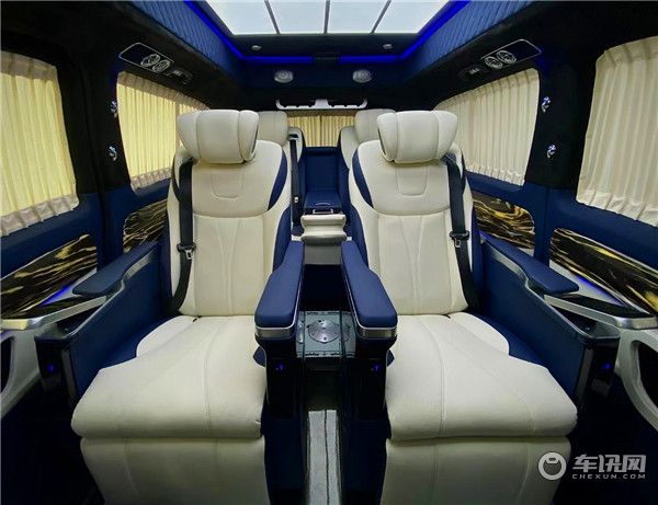 20款奔驰威霆商务车，威霆高顶VS680双拼商务车