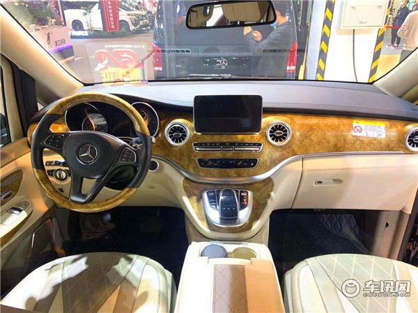 金冠奔驰V260L改装高顶七座，吧台半隔断诠释奢华MPV