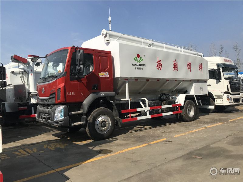 东风天锦10吨饲料运输车 养鸡场专用饲料车厂家直销