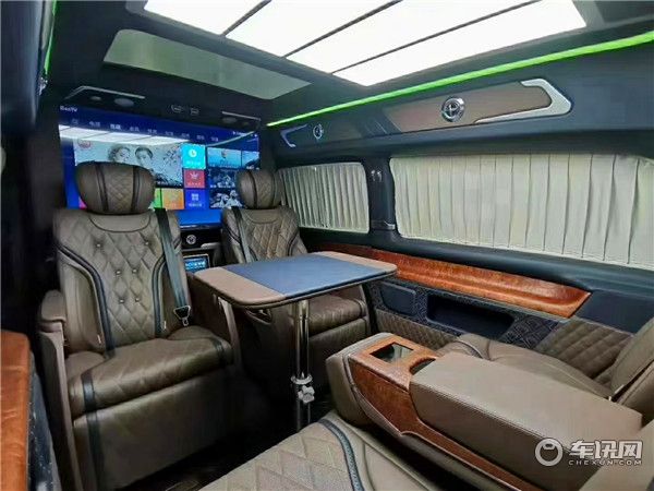 新款福建奔驰V260L高顶商务车，上海VS680全隔断车型价格多少