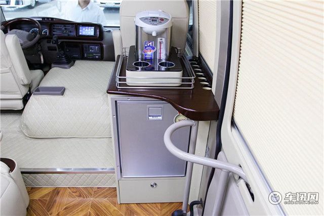 丰田考斯特，柯斯达11座定制商务车，移动办公厅