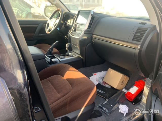 20款酷路泽4500配置齐全 落地价是多少