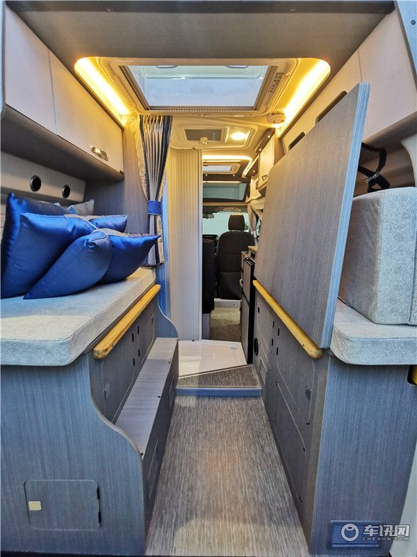 2021款福特新全顺V362B型房车 瑞弗启界R500小型旅居车