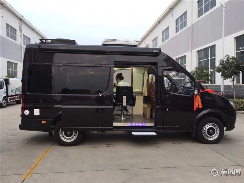 流动美发车 美发沙龙流动服务车 理发车定制