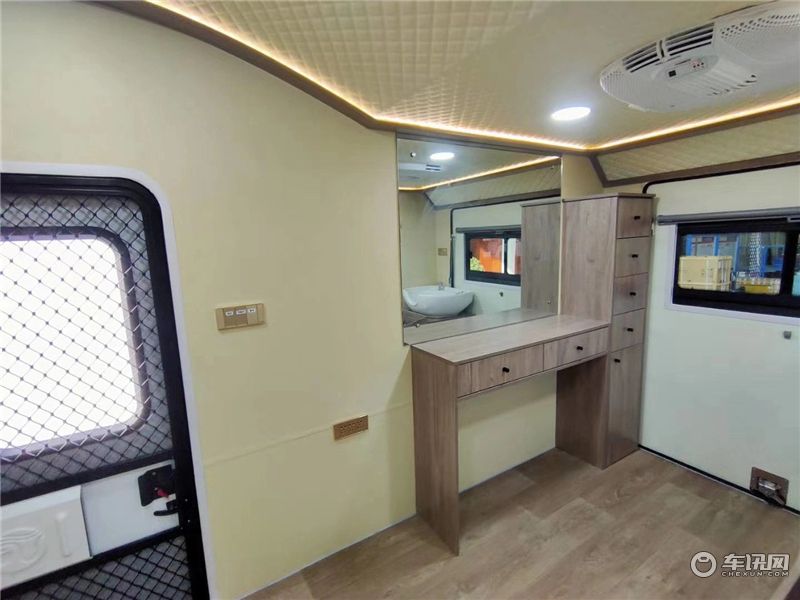 流动美发车 美发沙龙流动服务车 理发车定制