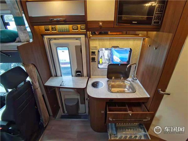 2021新款瑞弗V820依维柯房车，最新国六现车在店
