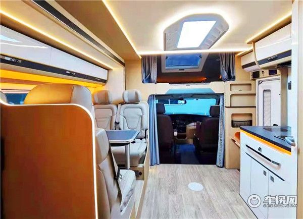 新款铂驰旅行家大额头依维柯房车，欧式风格轻奢舒适