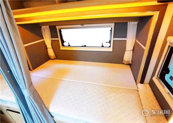 新款铂驰旅行家大额头依维柯房车，欧式风格轻奢舒适