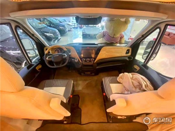 新款铂驰帕亚尼进口依维柯房车，特价优惠10万