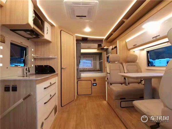 新款铂驰帕亚尼进口依维柯房车，特价优惠10万