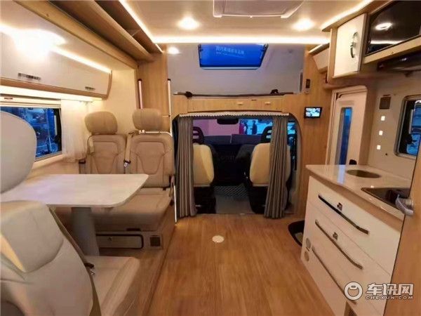 新款铂驰帕亚尼进口依维柯房车，特价优惠10万