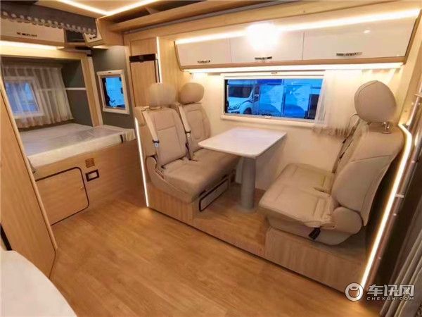 新款铂驰帕亚尼进口依维柯房车，特价优惠10万