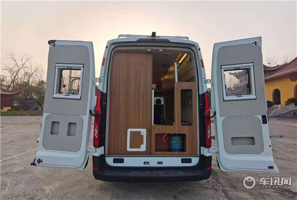 新款卫航大通V90B型房车，现车特价优惠