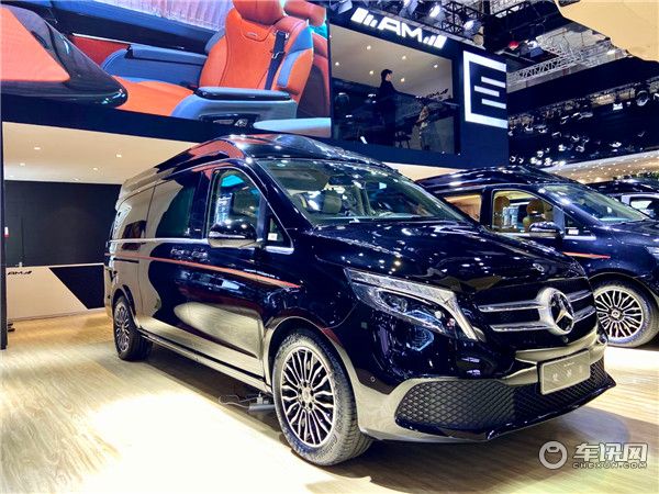 2021新款奔驰V260L商务车，梵赫版上海定制中心