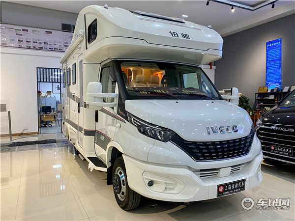 依维柯进口房车，双拓展布局空间更大