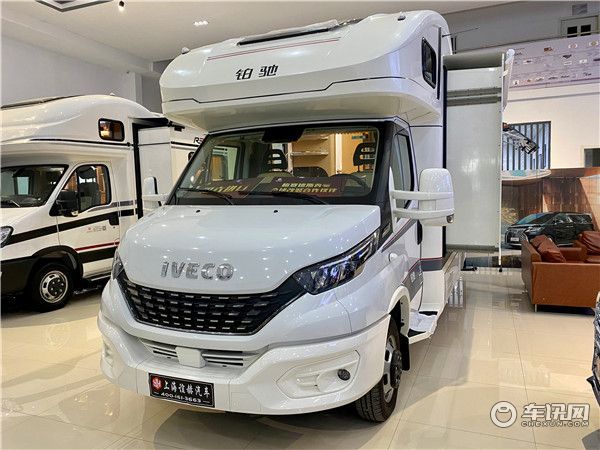 依维柯进口房车，双拓展布局空间更大