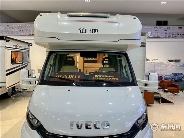 依维柯进口房车，双拓展布局空间更大