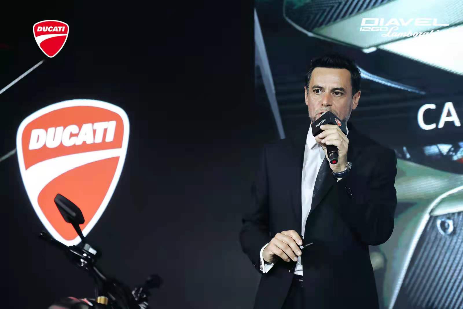杜卡迪Diavel 1260 兰博基尼限量版义拍成功