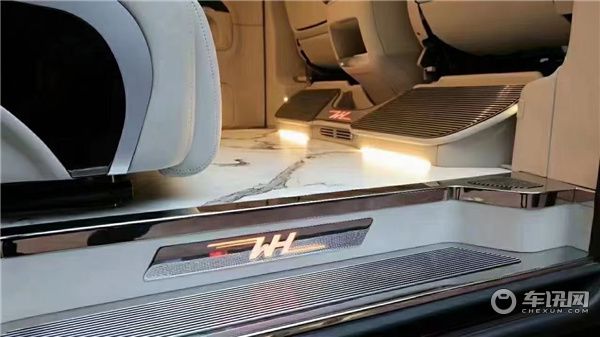 奔驰V260L高顶巴赫VS680,卡莫兹奢华与浪漫的结合