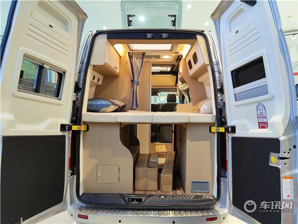 瑞弗R500福特新全顺V362房车，商务通勤家用一车搞定