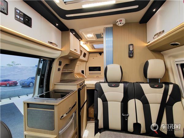 瑞弗R500福特新全顺V362房车，商务通勤家用一车搞定