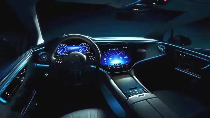 奔驰eqe纯电轿车曝光或于9月亮相慕尼黑车展 车讯网