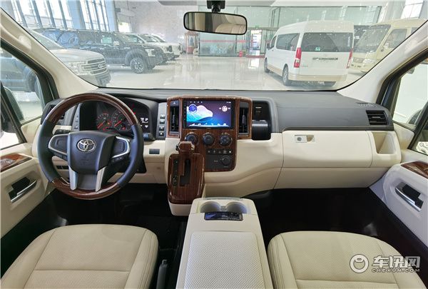 进口丰田海狮皇冠9座商务车，豪华埃尔法座椅
