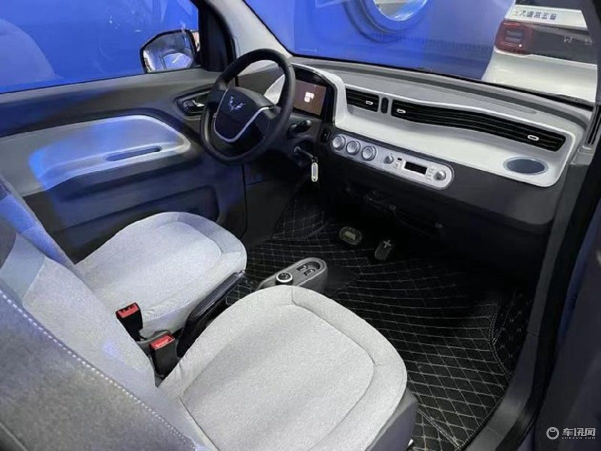 宏光MINIEV又出新配色！梅洛蓝or生椰白，你Pick哪款？