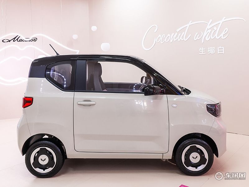 宏光MINIEV又出新配色！梅洛蓝or生椰白，你Pick哪款？