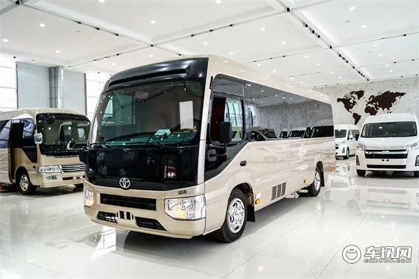 丰田考斯特10座大改装，尊贵奢华气息明显，喜欢吗