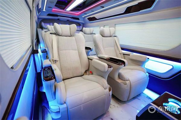 进口丰田海狮九座商务车，宽大空间强劲动力满足多种用途