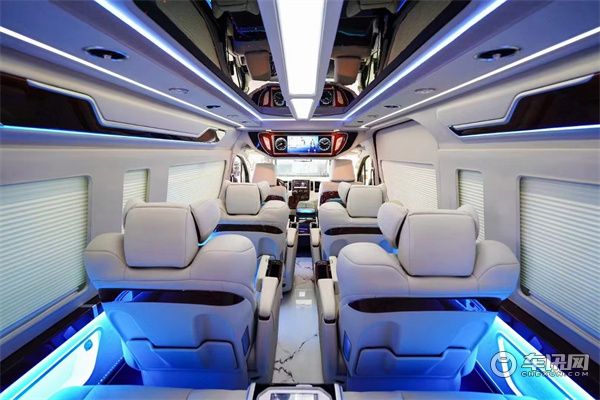 进口丰田海狮九座商务车，宽大空间强劲动力满足多种用途
