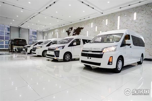 进口丰田海狮九座商务车，宽大空间强劲动力满足多种用途