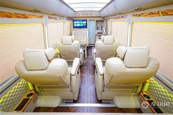 进口丰田（柯斯达）考斯特12座商务车，陆地行宫体验舒适