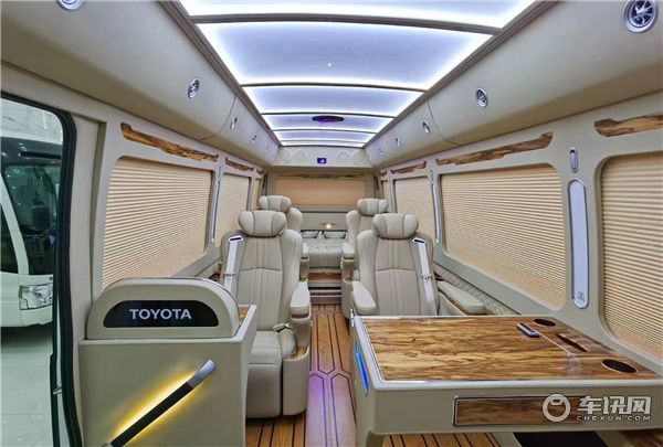 进口丰田考斯特商务车，上海高端定制12座白金版