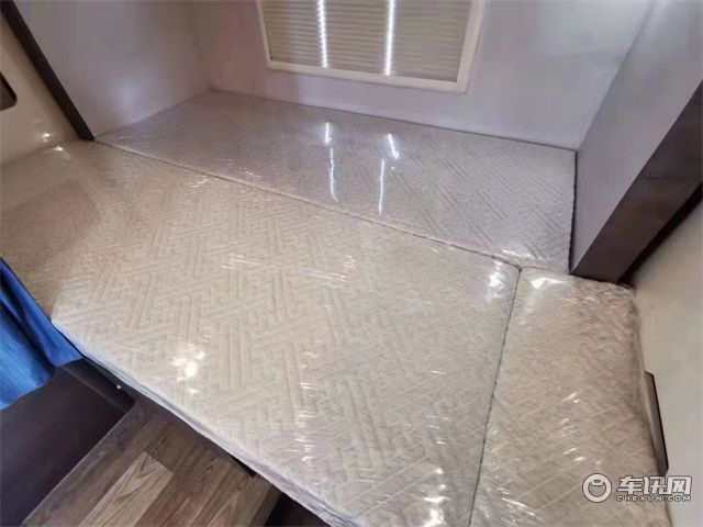 重工品质的亚特尊领ST依维柯双拓展房车多少钱？配置怎么样？