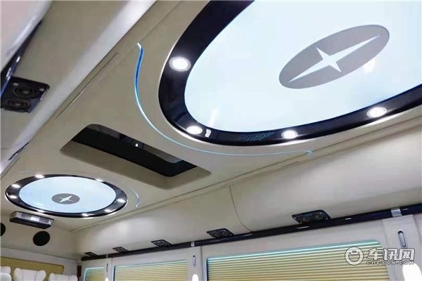 丰田考斯特11座体验，总裁级豪华商务车