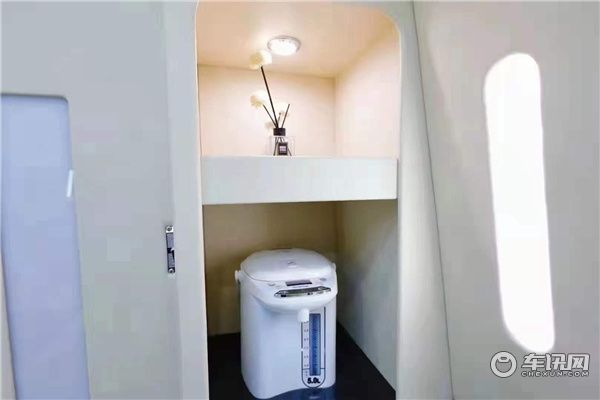 丰田考斯特11座体验，总裁级豪华商务车