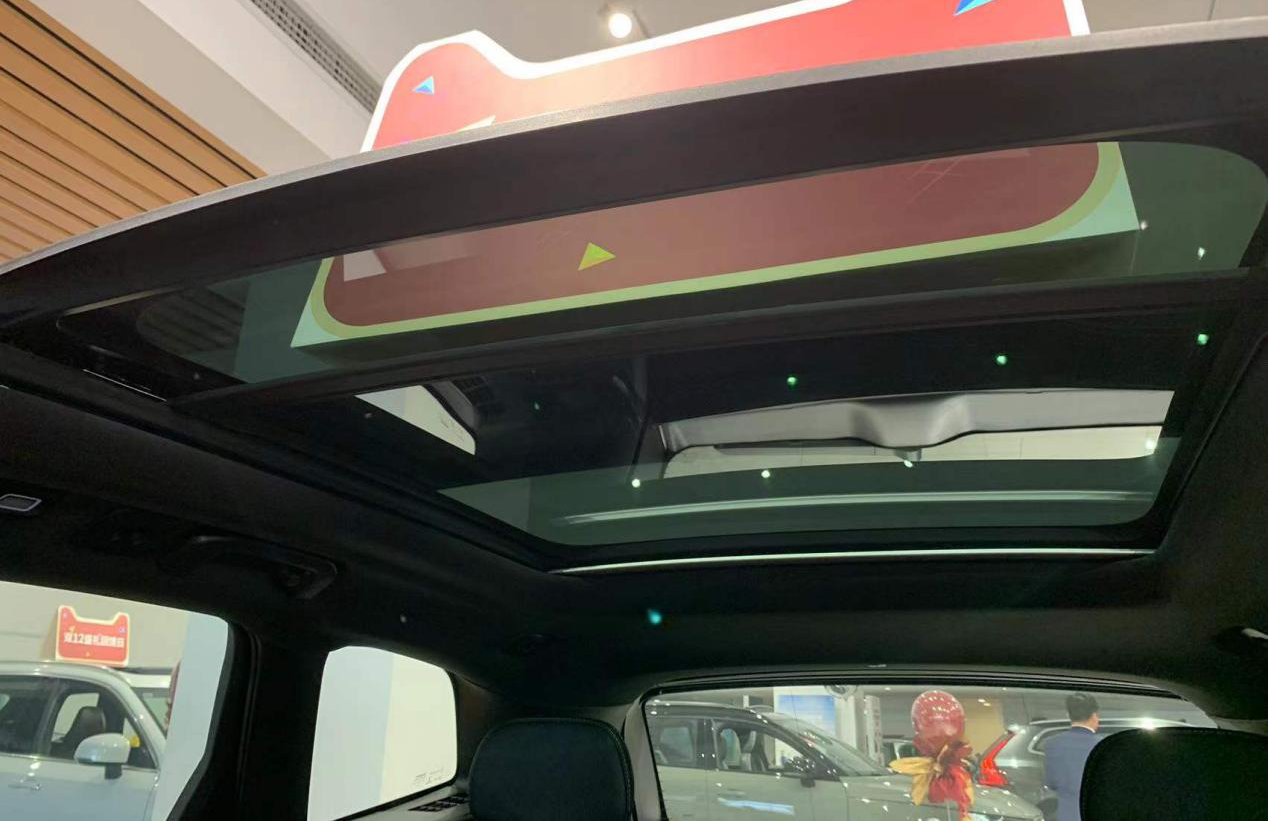 更运动、年轻化，到店静态体验2022款沃尔沃XC60