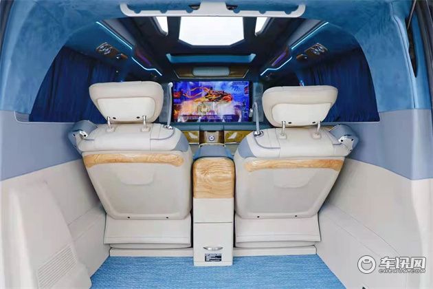豪克V600星影 全隔断四座属于真正的总裁座驾