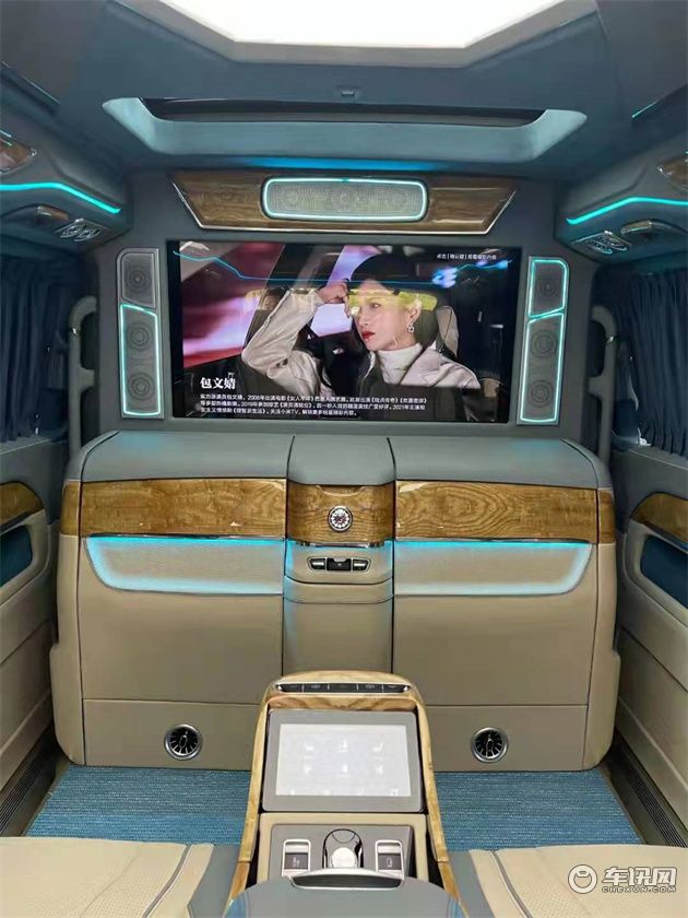 豪克V600星影 全隔断四座属于真正的总裁座驾