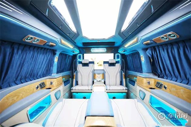 豪克V600星影 全隔断四座属于真正的总裁座驾