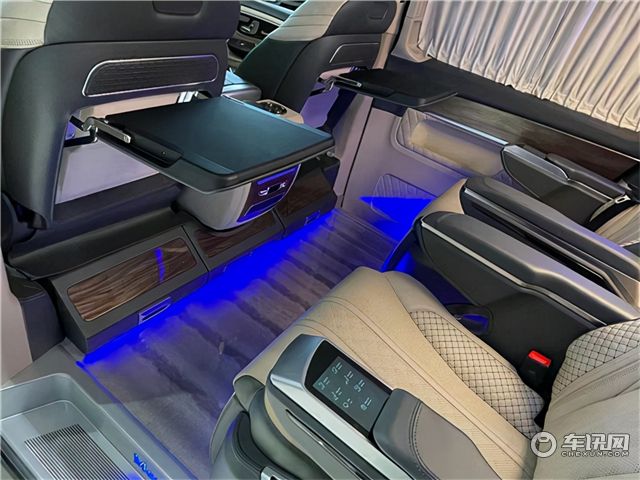 新款奔驰商务车，奔驰V260定制升级，迈巴赫VS680版