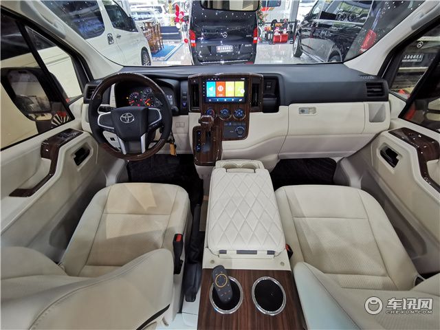 进口丰田海狮7座皇冠版商务车，V6排量豪华大空间，吊打埃尔法