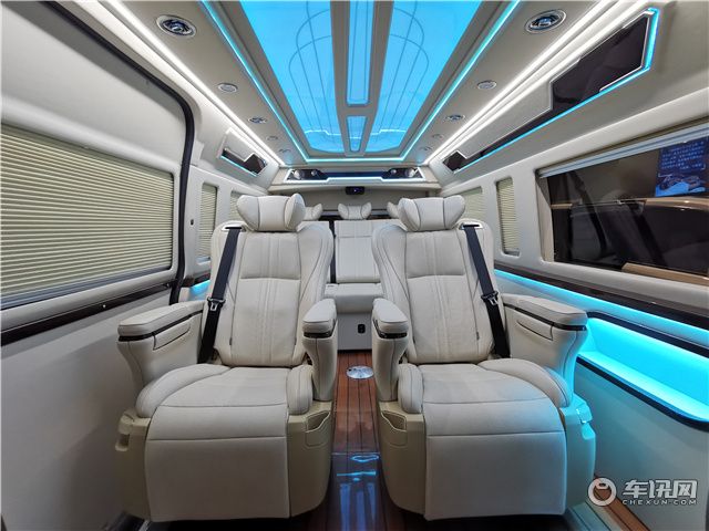 进口丰田海狮7座皇冠版商务车，V6排量豪华大空间，吊打埃尔法